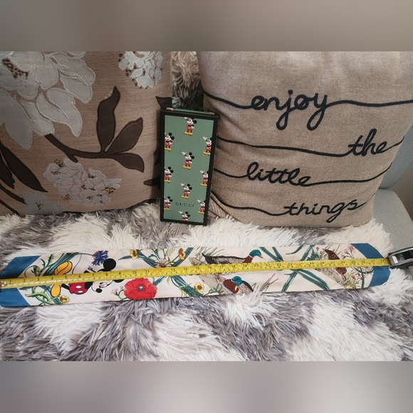 Gucci x Disney Limited edition Mickey Mouse silk twill scarf - Picture 5 of 12